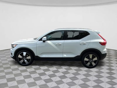 2020 Volvo XC40 Momentum