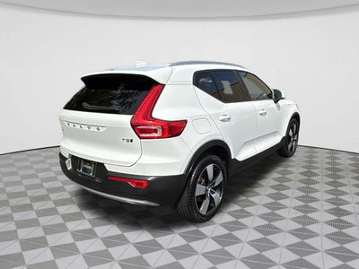 2020 Volvo XC40 Momentum