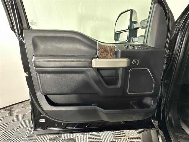 2017 Ford Super Duty F-250 SRW Lariat