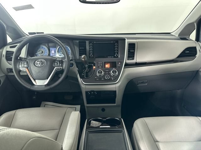 2020 Toyota Sienna XLE