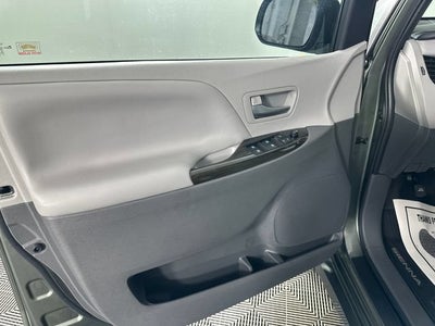 2020 Toyota Sienna XLE