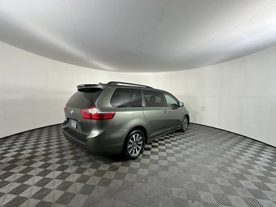 2020 Toyota Sienna XLE