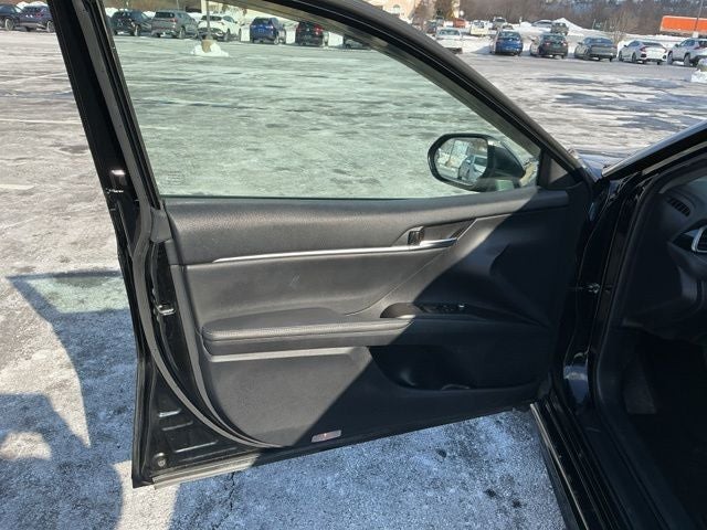 2022 Toyota Camry Hybrid XSE