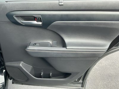 2023 Toyota Highlander Hybrid Bronze Edition