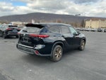 2023 Toyota Highlander Hybrid Bronze Edition