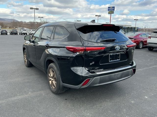 2023 Toyota Highlander Hybrid Bronze Edition