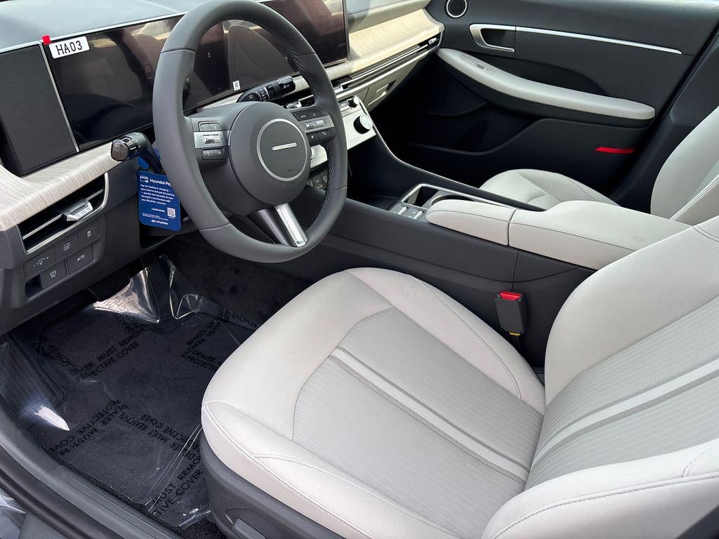 2026 Hyundai SONATA HYBRID SEL