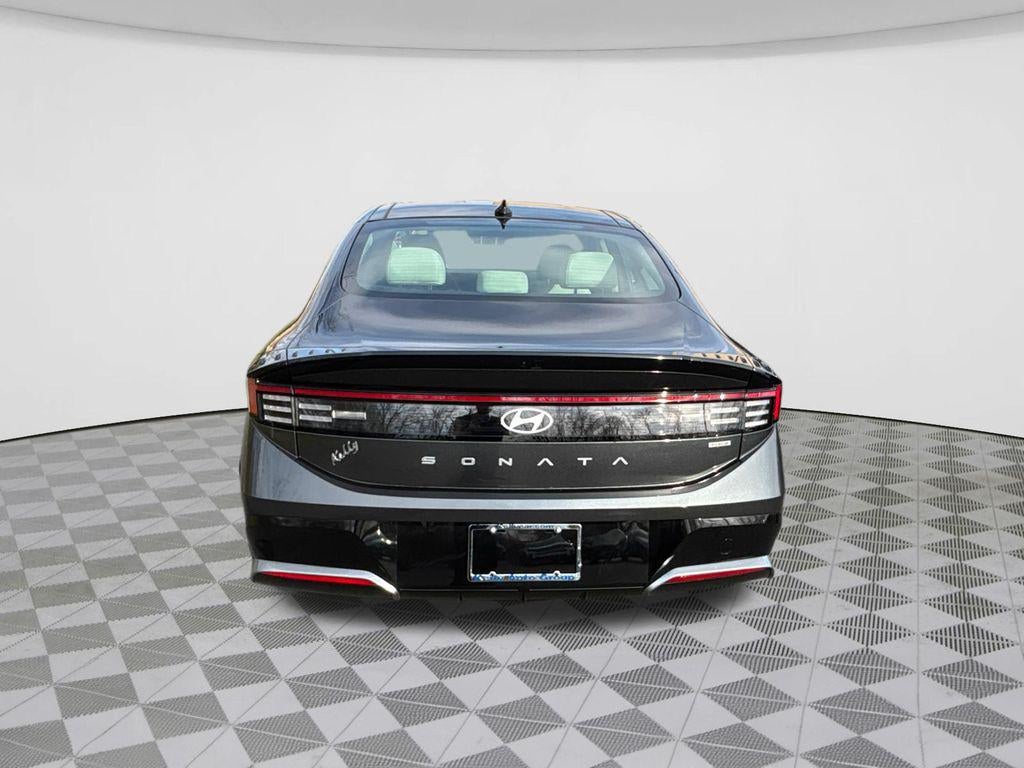 2026 Hyundai SONATA HYBRID SEL