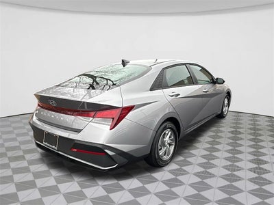 2026 Hyundai ELANTRA SE