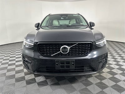 2025 Volvo XC40 B5 Plus Dark Theme