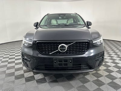2025 Volvo XC40 B5 Plus Dark Theme
