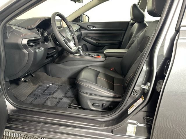 2022 Nissan Altima 2.5 SR Midnight Edition Package
