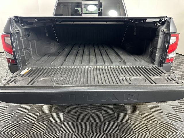 2023 Nissan Titan PRO-4X Convenience Package