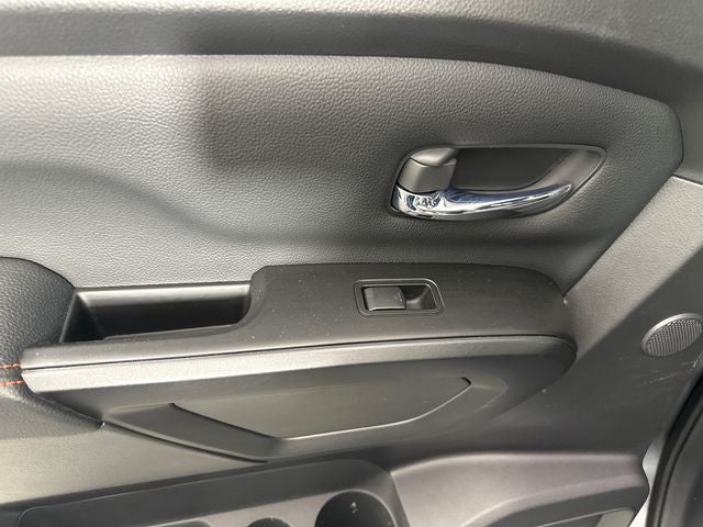 2023 Nissan Titan PRO-4X Convenience Package