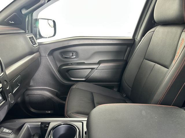 2023 Nissan Titan PRO-4X Convenience Package