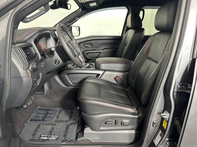 2023 Nissan Titan PRO-4X Convenience Package