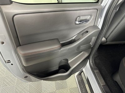 2023 Nissan Frontier PRO-4X Convenience & Technology Package