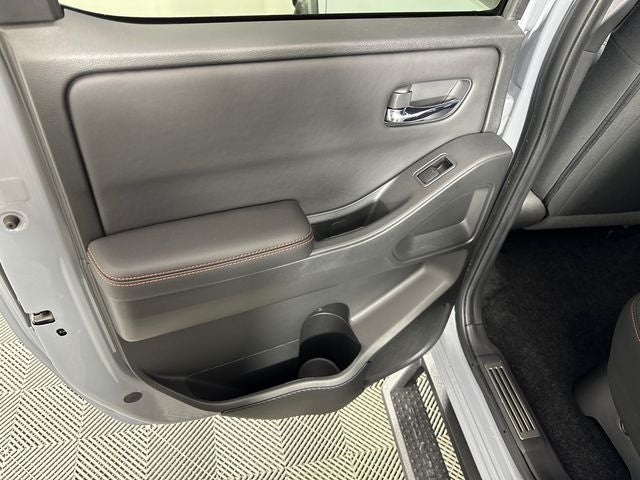 2023 Nissan Frontier PRO-4X Convenience & Technology Package