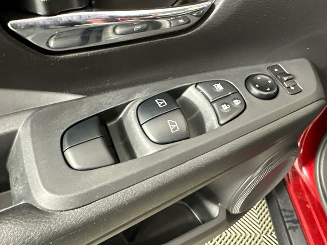 2023 Nissan Kicks SR Premium Package