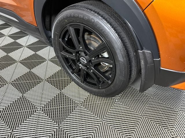 2023 Nissan Kicks SR Premium Package