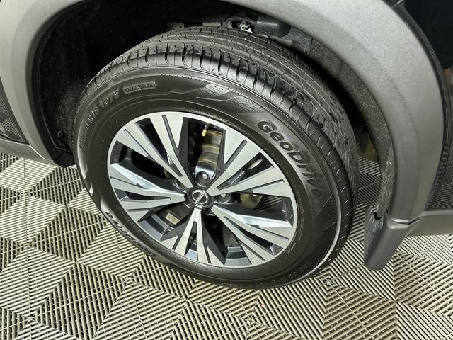 2023 Nissan Rogue SV Premium Package