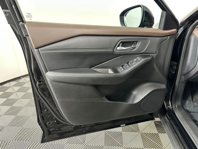 2023 Nissan Rogue SV Premium Package