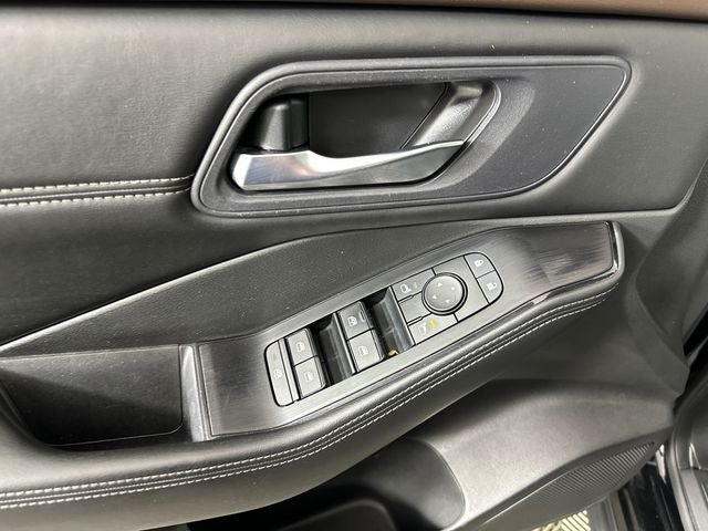 2023 Nissan Rogue SV Premium Package