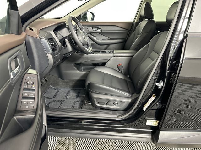 2023 Nissan Rogue SV Premium Package