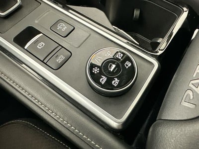 2023 Nissan Pathfinder SL Premium Package