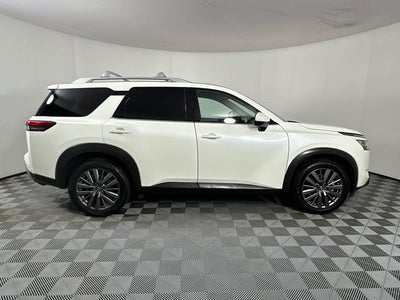 2023 Nissan Pathfinder SL Premium Package