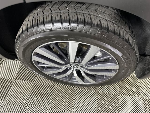 2022 Nissan Pathfinder Platinum Bench Seat Package