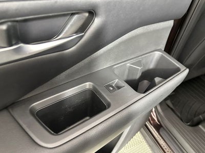 2022 Nissan Pathfinder Platinum Bench Seat Package