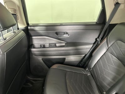 2022 Nissan Pathfinder Platinum Bench Seat Package