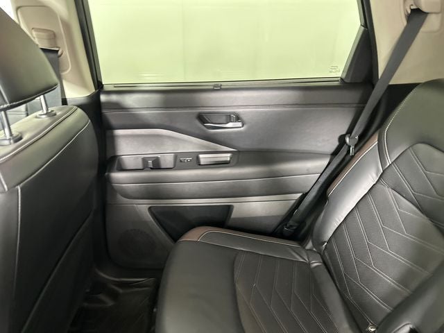 2022 Nissan Pathfinder Platinum Bench Seat Package