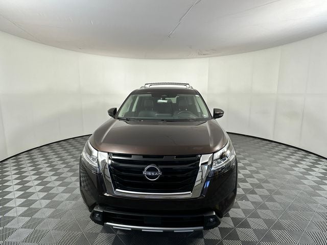 2022 Nissan Pathfinder Platinum Bench Seat Package