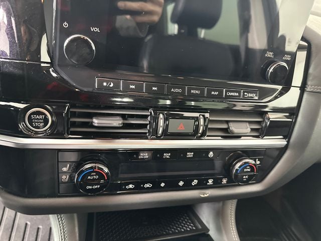 2022 Nissan Pathfinder Platinum Bench Seat Package