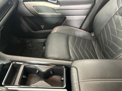 2022 Nissan Pathfinder Platinum Bench Seat Package