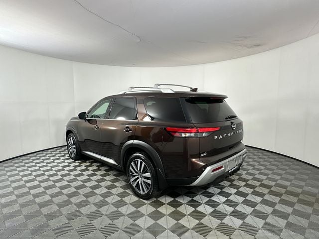 2022 Nissan Pathfinder Platinum Bench Seat Package