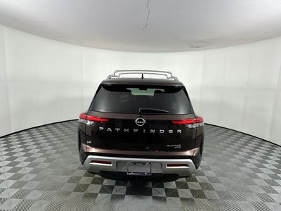 2022 Nissan Pathfinder Platinum Bench Seat Package