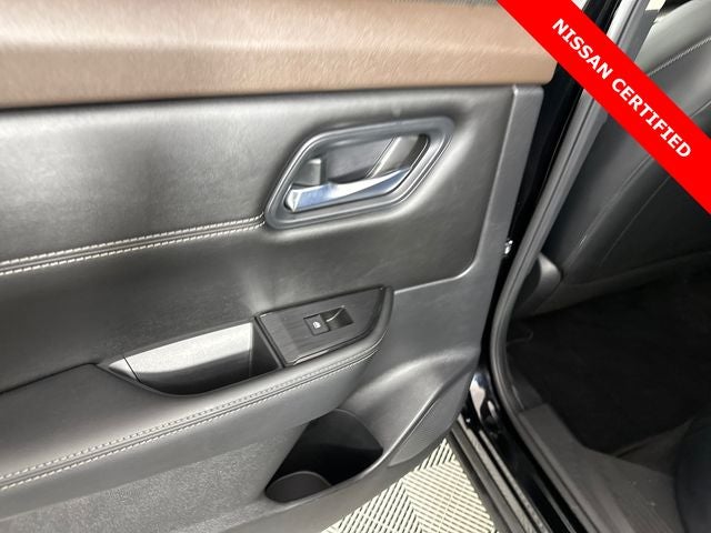 2023 Nissan Rogue SV Midnight Edition & Premium Package
