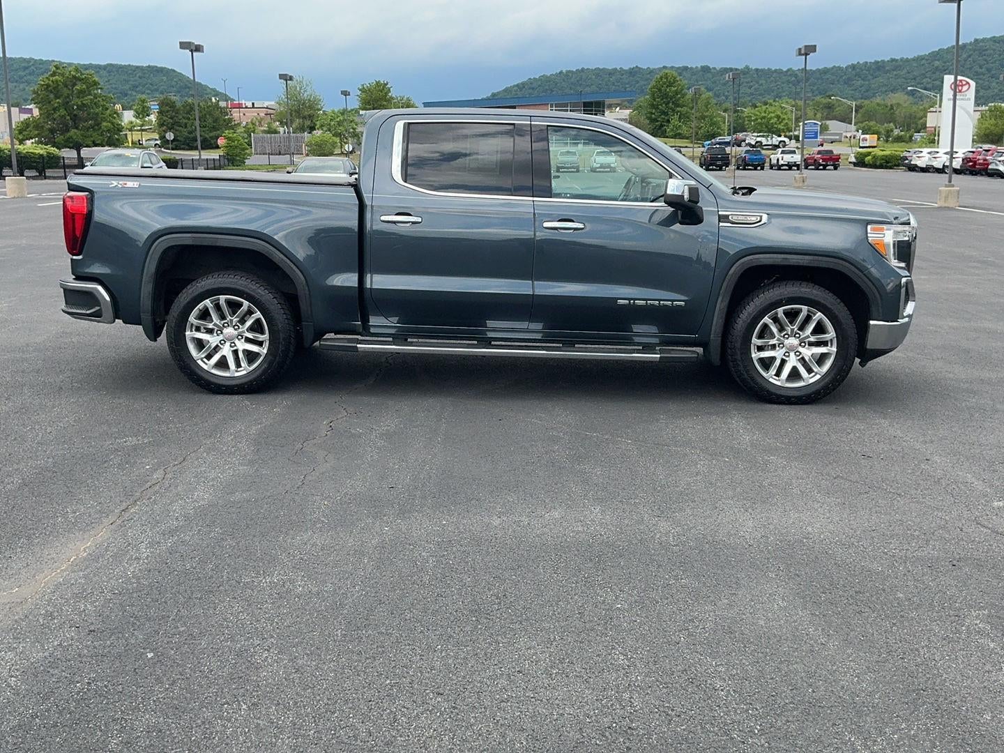 2021 GMC Sierra 1500 SLT