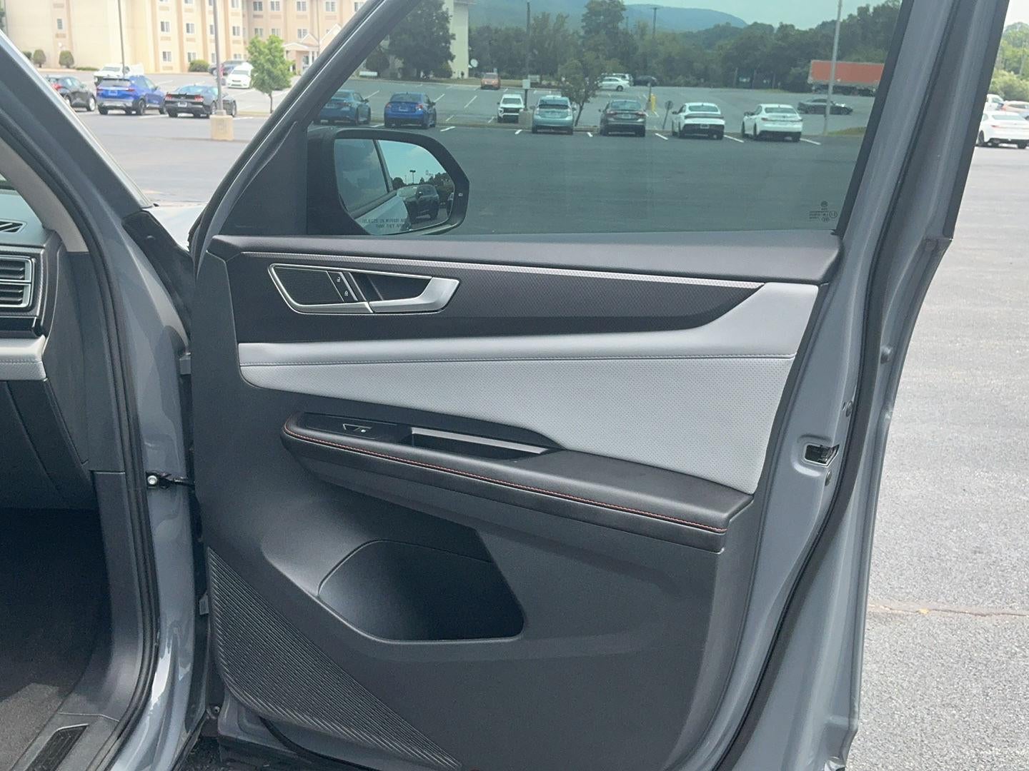 2024 Volkswagen Atlas 2.0T Peak Edition SE w/Technology