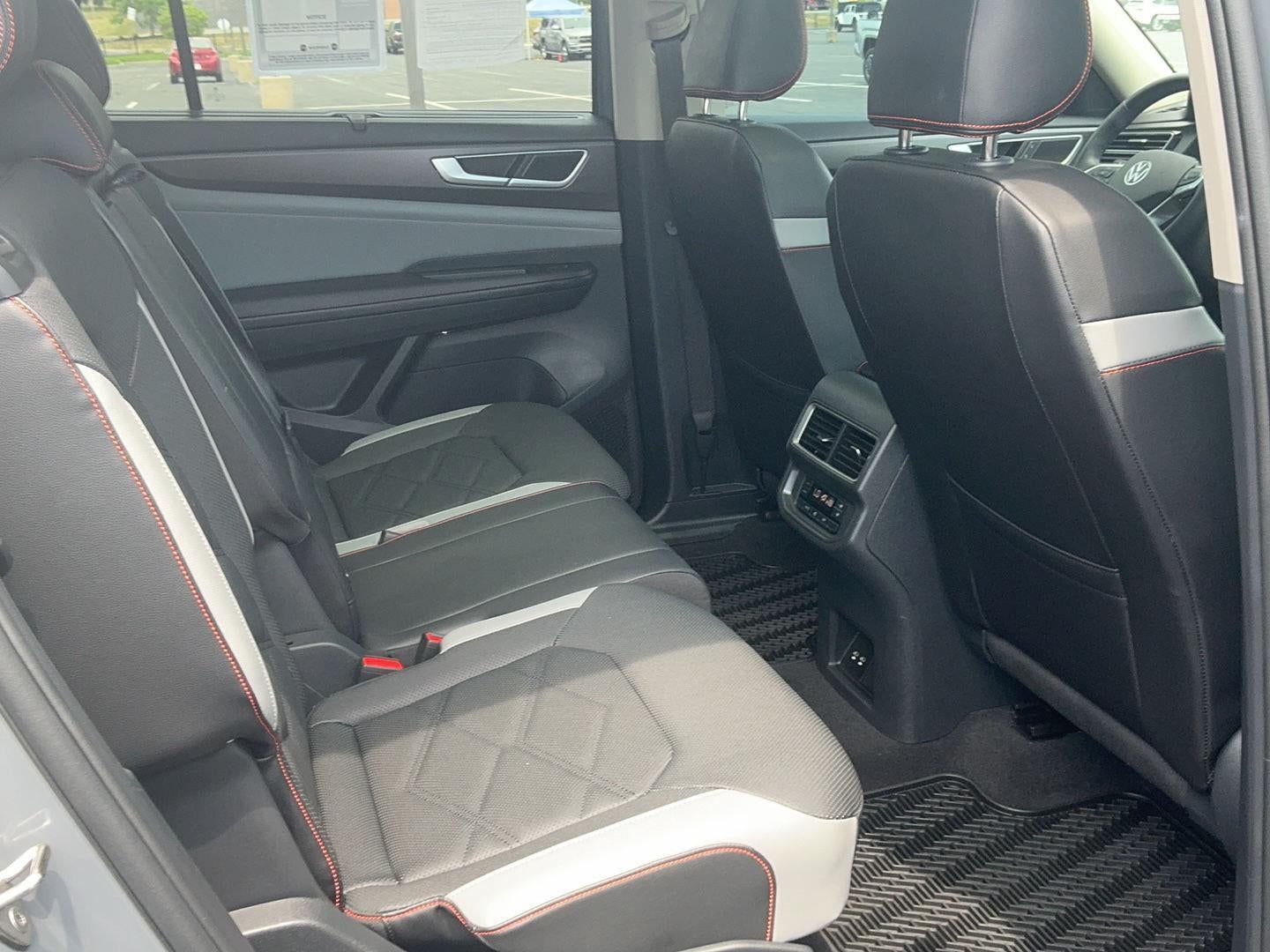 2024 Volkswagen Atlas 2.0T Peak Edition SE w/Technology