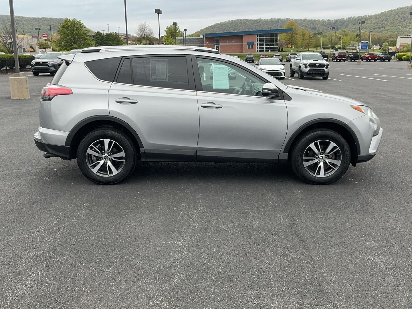 2018 Toyota RAV4 XLE