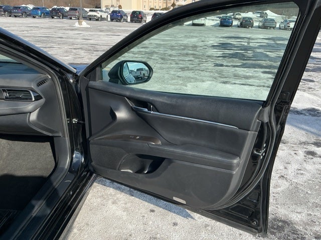 2022 Toyota Camry Hybrid XSE