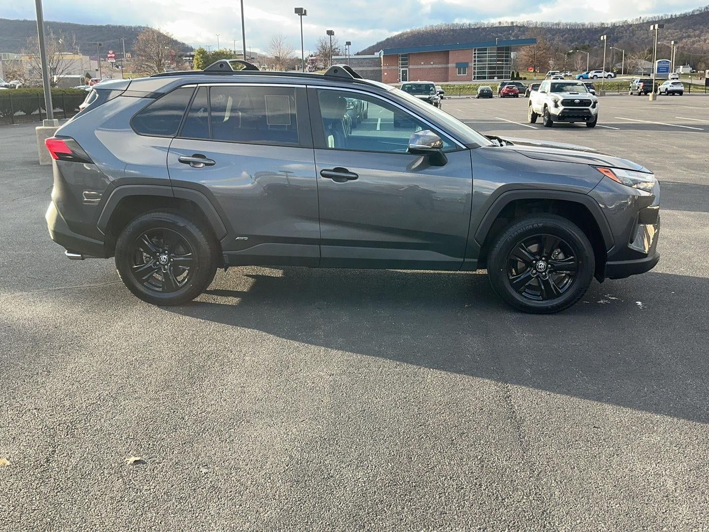 2023 Toyota RAV4 Hybrid XLE