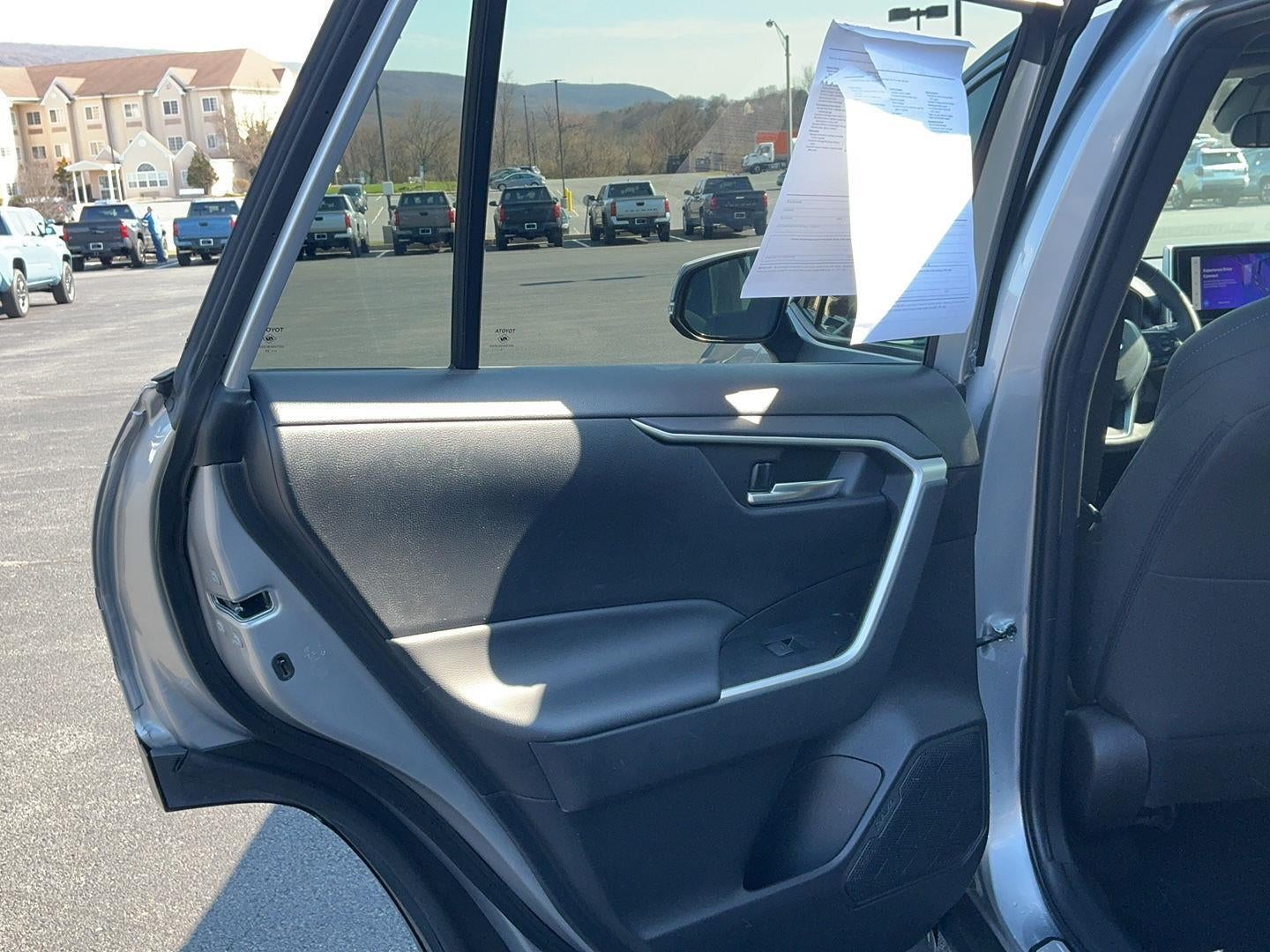 2023 Toyota RAV4 Hybrid SE