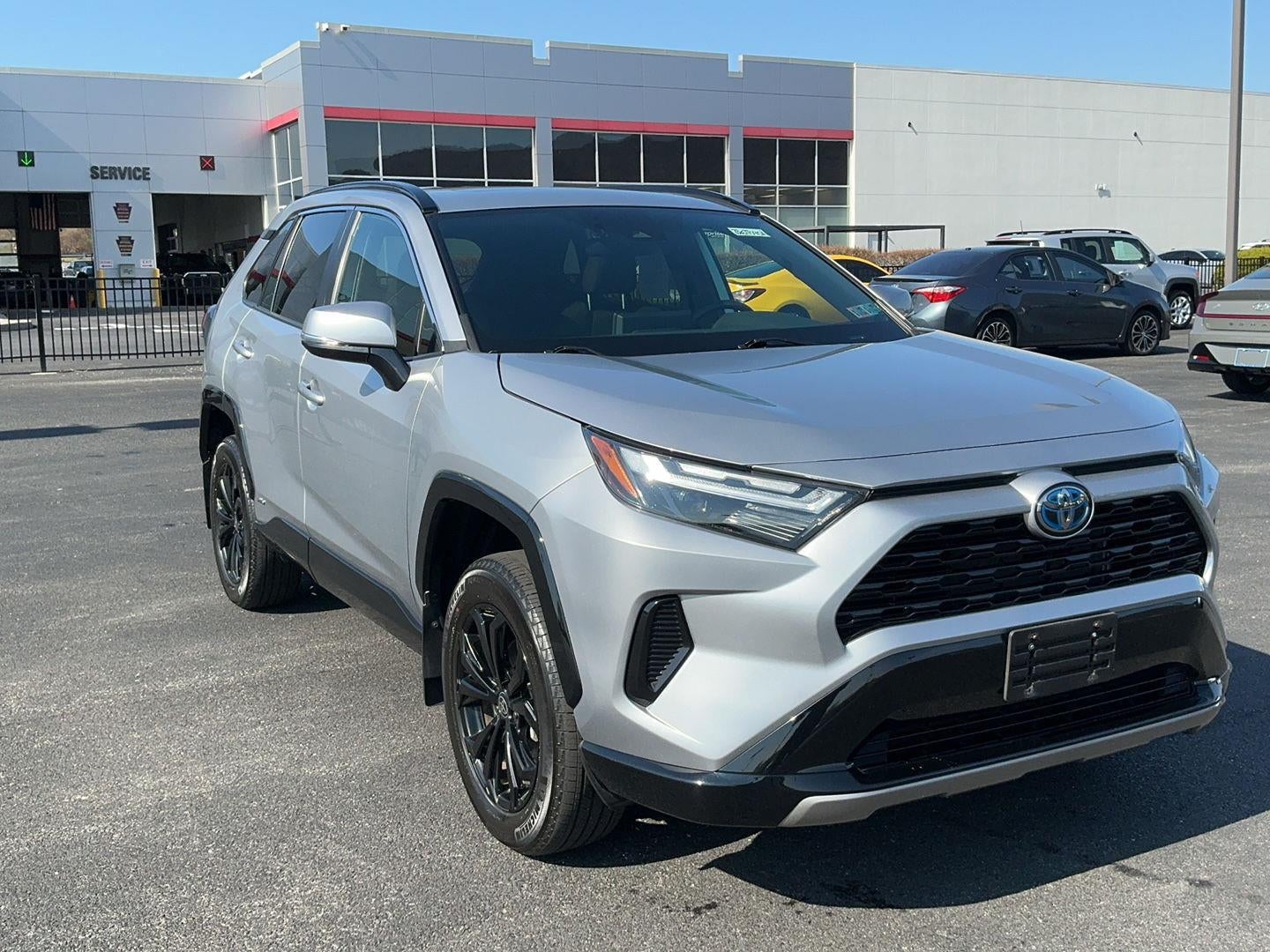 2023 Toyota RAV4 Hybrid SE