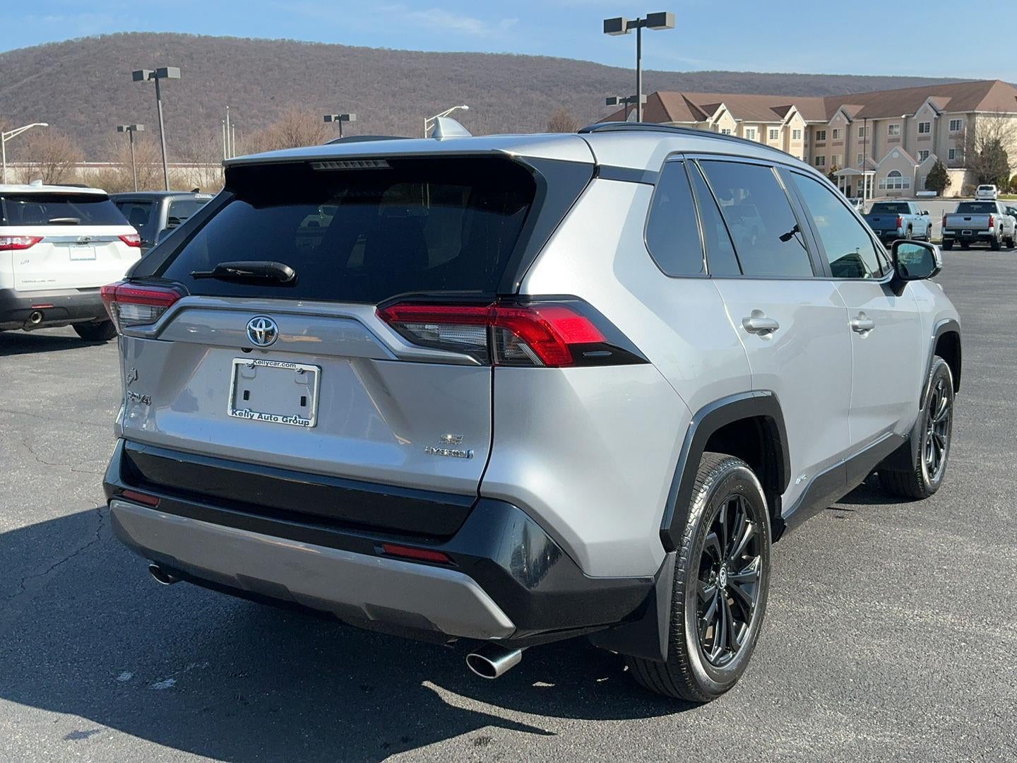 2023 Toyota RAV4 Hybrid SE