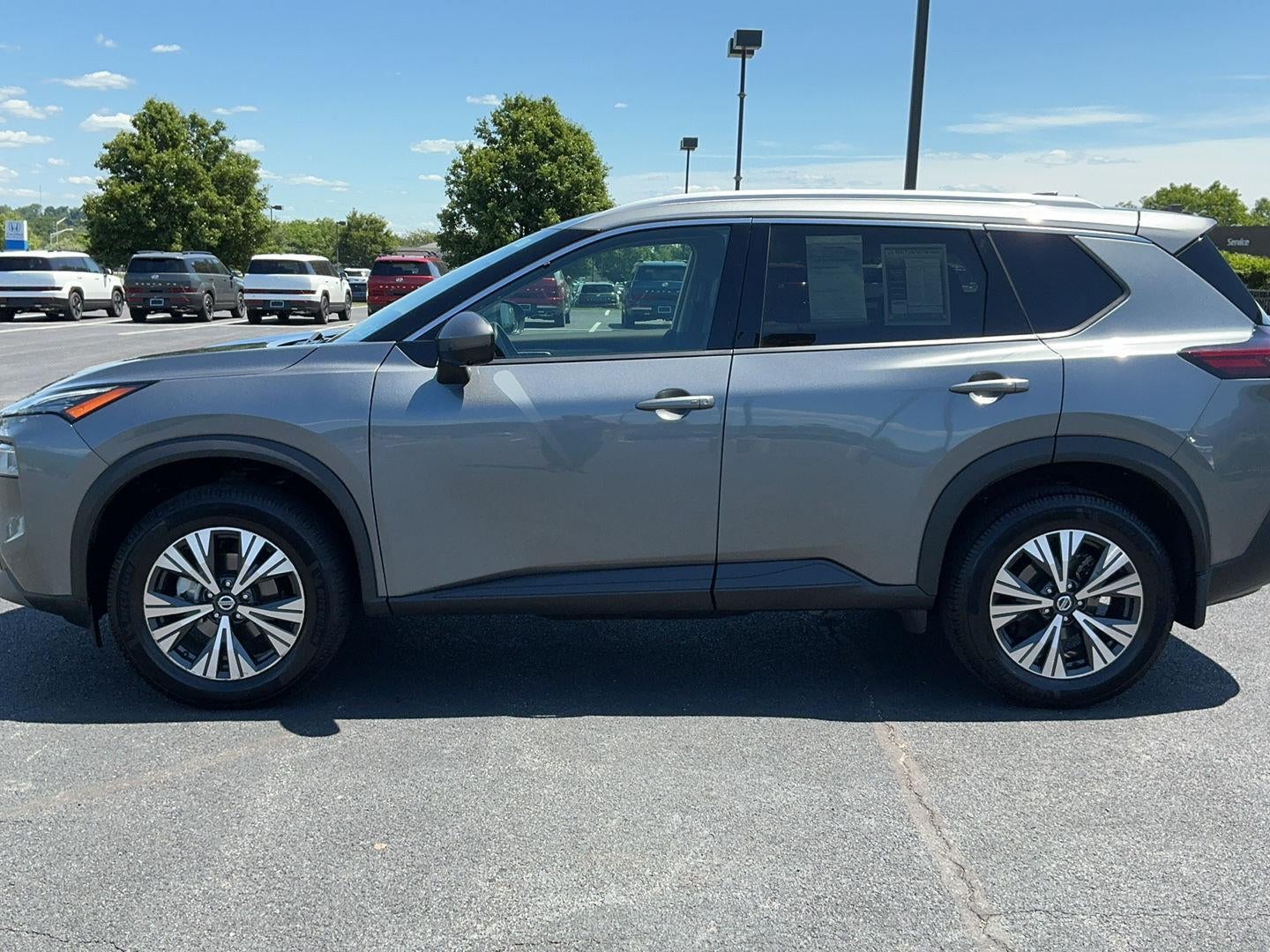 2021 Nissan Rogue SV